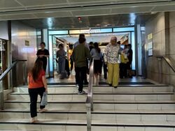 One Raffles Place (D1), Retail #559562561